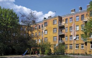 Ēkas pagalms Rīgā, Lomonosova ielā 2 (1929, H. Pirangs), 2009. g.