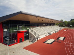 Vieglatlētikas manēža un stadions Valmierā. Arhitekti: Juris Šūpols, Ivars Šļivka