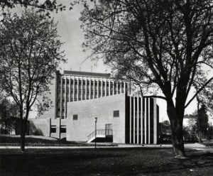 Proletāriešu rajona administratīvā ēka, 1980